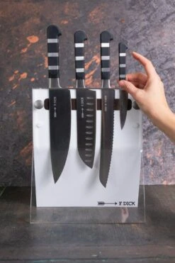 F. DICK Acryl-Messerblock 4 Knives Weiss 1905 4-teilig -Grill Verkaufsgeschäft 4066668 FDICK Knife Block 8197200 05 mood 2