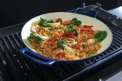 Broil King Wok Porzellan-Emailliert 9 Broil King Wok Porzellan-Emailliert -Grill Verkaufsgeschäft 69710 Wok Porzellan Emailliert lifestyle 02