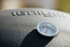 IGNIUM Der Feinschmecker Grill -Grill Verkaufsgeschäft Holzkohlegrill mit Deckel und Thermometer Feinschmecker by IGNIUM Detail