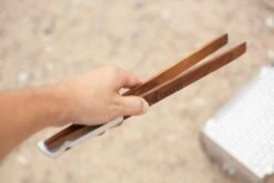 SKOTTI Tongs (Grillzange) -Grill Verkaufsgeschäft IMG 7042