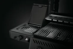 NAPOLEON Phantom Freestyle 425, Mit Edelstahl Rosten Und Tür, Mattschwarz -Grill Verkaufsgeschäft Phantom Freestyle F425DSIBPK PHM Detail Side Burner