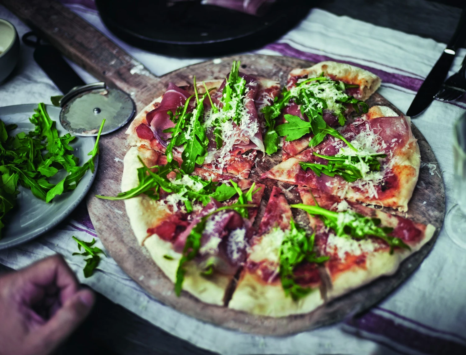 Weber Pizzastein (Ø 36,5cm) Mit Alublech (17058) 4 Weber Pizzastein (Ø 36,5cm) Mit Alublech (17058) – Bild 2