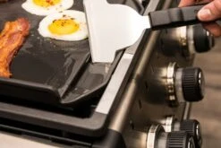 Broil King Gusseiserne Plancha -Grill Verkaufsgeschäft broi 11342 Lifesyle 03