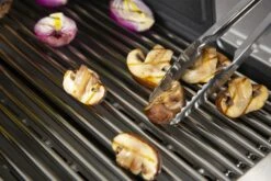 Broil King Baron Präzisions Grillzange 8 Broil King Baron Präzisions Grillzange -Grill Verkaufsgeschäft broil 64037 PR ZISIONS GRILLZANGE BARON LANG LIFESTYLE 02