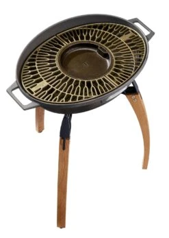 IGNIUM Taran Holzkohle Grill Celtic -Grill Verkaufsgeschäft ignium grill freisteller total gross seitlich oben gitter pfanne 01 2