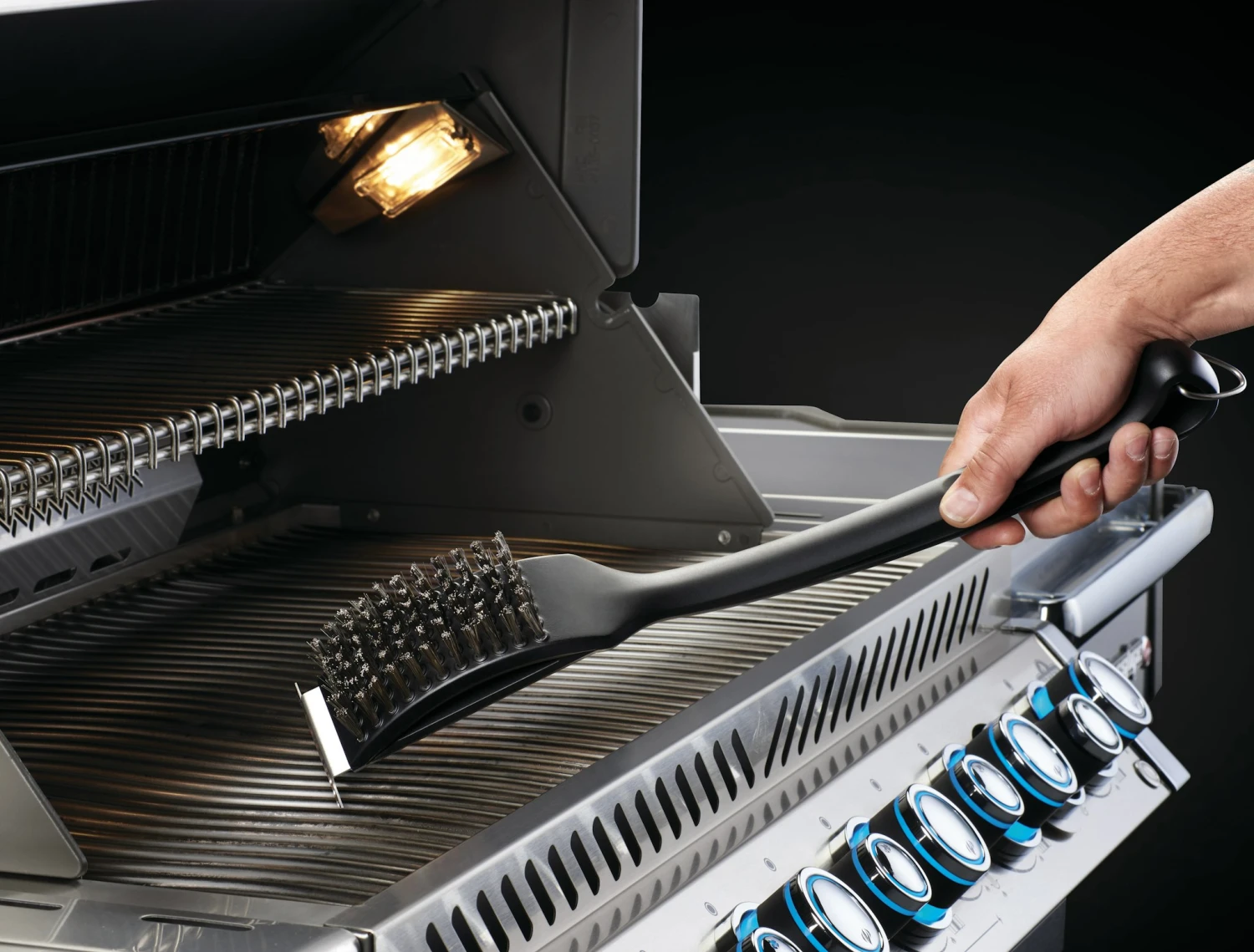 NAPOLEON Grillbürste Mit Edelstahlborsten Und Kunststoffgriff (62052) 7 NAPOLEON Grillbürste Mit Edelstahlborsten Und Kunststoffgriff (62052) – Bild 5