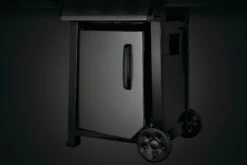 NAPOLEON Freestyle 365, 3 Hauptbrenner, Mit Sizzle Zone Seitenbrenner Und Tür, Graphit -Grill Verkaufsgeschäft napo Freestyle DSIB GT DE Prod Str Door Open