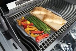 NAPOLEON Multifunktionaler Grill-Topper Inkl. Zedernholz-Planke (70026) -Grill Verkaufsgeschäft napoleon multifunktionaler grill topper mit zedernholz r ucherbrett 1 jpg