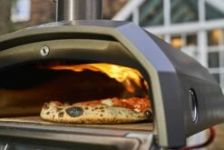 Ooni Karu 12G Multi-Brennstoff Outdoor Pizzaofen -Grill Verkaufsgeschäft ooni Karu 12G Pizza Cooking Flame